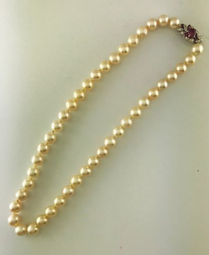 Necklace of cultured pearls, diam. 8.5 to...