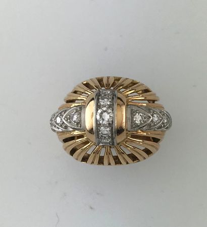 
Openwork dome ring in gold 750°/°°° and...