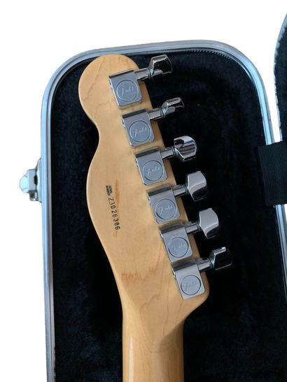 Guitare électrique Solidbody FENDER modèle...