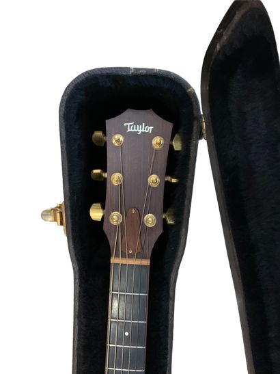 Guitare acoustique TAYLOR, modèle 714-CE,...