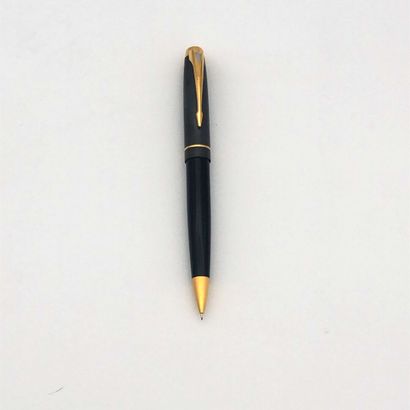 STYLO PORTE-MINE PARKER 100
Dans sa boît...