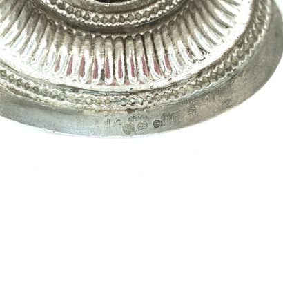 Paire de BOUGEOIRS DE TOILETTE en argent...