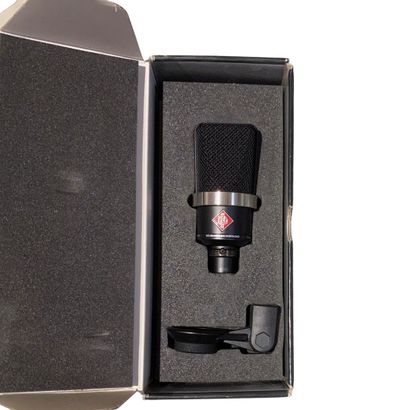 MICROPHONE - Neumann TLM 102, large diaphragm...