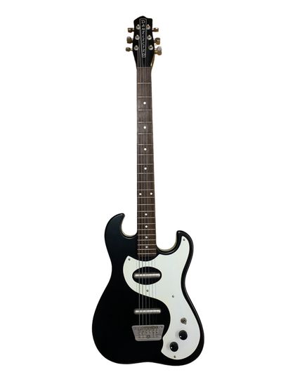 Guitare électrique de marque Danelectro
Modèle...