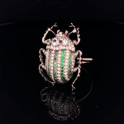 BAGUE en or noirci, grenats tsavorites, diamants...
