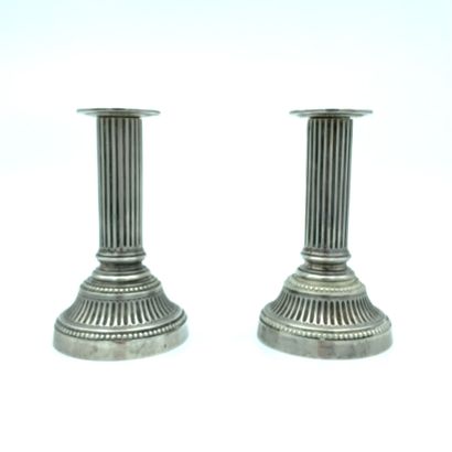 Paire de BOUGEOIRS DE TOILETTE en argent...