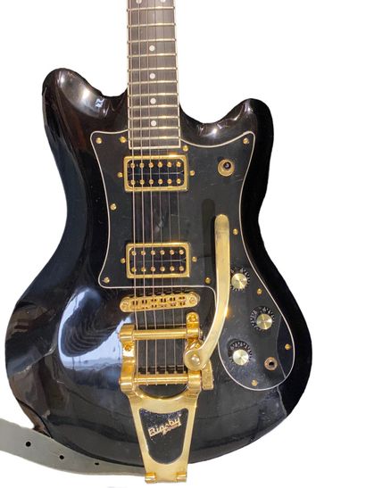 Guitare électrique Solidbody CUSTOM 77, modèle...
