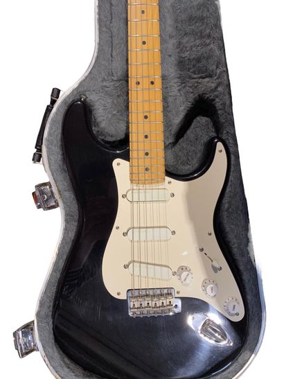 Guitare électrique Solidbody FENDER, modèle...