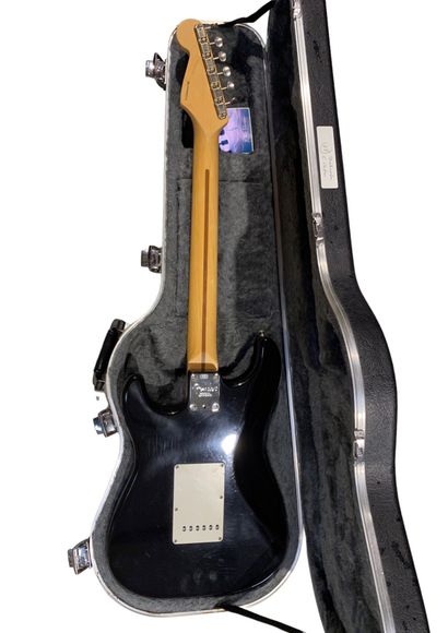 Guitare électrique Solidbody FENDER, modèle...