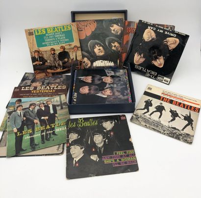 Lot of thirteen Beatles SPs and EPs from...