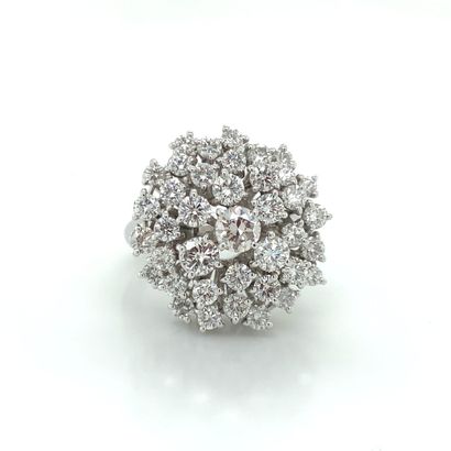 BAGUE en or gris et diamants
White gold (750‰)...