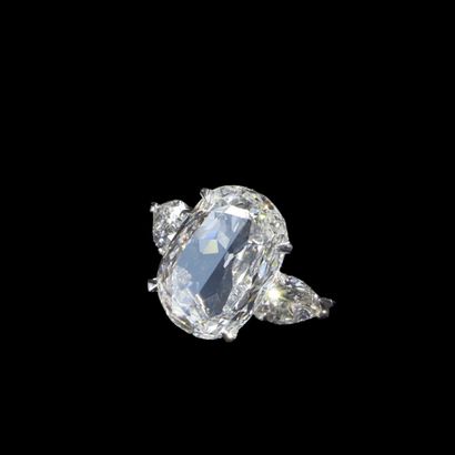 BAGUE en or gris et diamants
White gold ring...