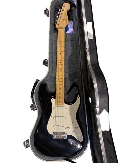 Guitare électrique Solidbody FENDER, modèle...