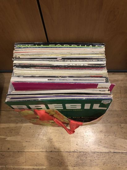 Lot of about 65 World music records, 33 rpm...