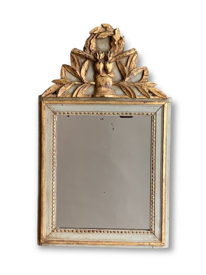 Petit MIROIR en bois rechampi, époque Louis...