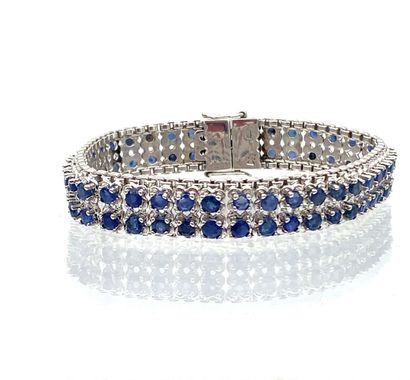 BRACELET SOUPLE en or gris et saphirs
FLEXIBLE...