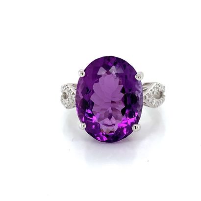 BAGUE en or gris, améthyste et diamants
White...