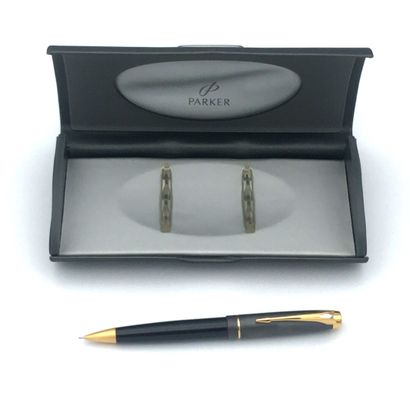 STYLO PORTE-MINE PARKER 100
Dans sa boît...