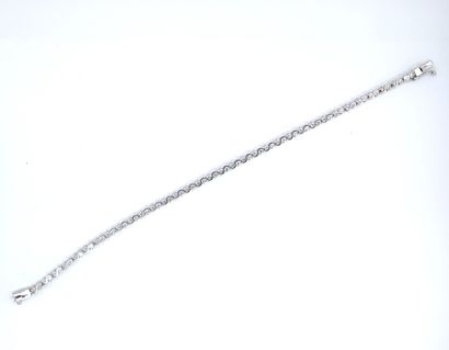 BRACELET ligne en or gris et diamants
BRACELET...