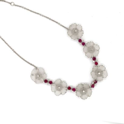 COLLIER ras de cou en or gris (750‰), rubis...