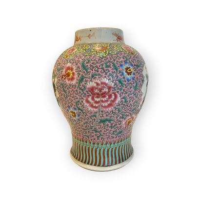 CHINA - QIANLONG period (1736 - 1795)
Polychrome...
