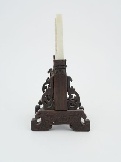 CHINA - Early 20th century
Small jade (nephrite)...