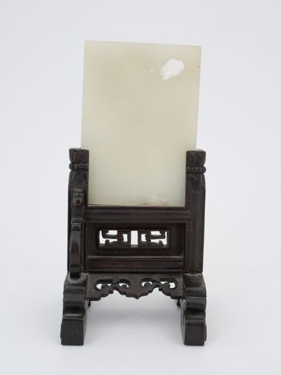 CHINA - Early 20th century
Small jade (nephrite)...