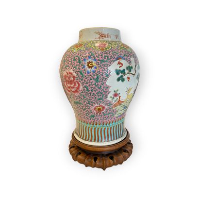 CHINA - QIANLONG period (1736 - 1795)
Polychrome...