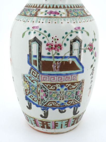 CHINE, Vase en porcelaine
CHINA - Early 20th...
