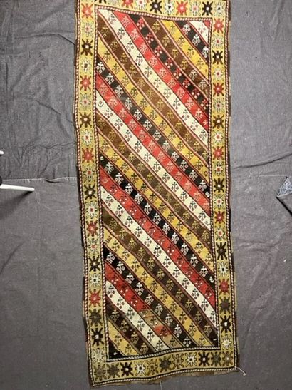 Ancienne galerie Kazak, Caucase. 
Fin XIXème....
