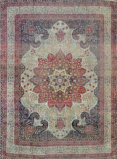 Important, assez fin et ancien tapis Kirman,...
