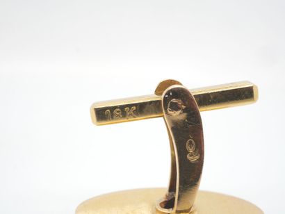 BOUTONS DE MANCHETTES en or jaune et gris,...