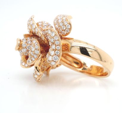 BAGUE en or rose et diamants.
Pink gold (750‰)...