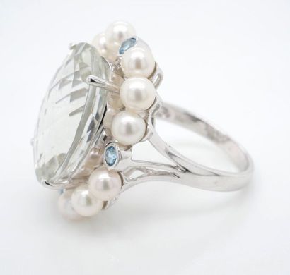 BAGUE en or, prasiolite, perles de culture
GOLD...