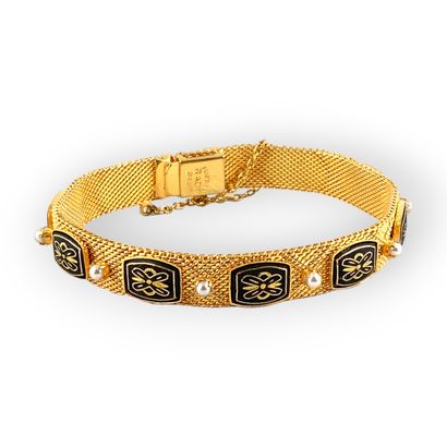 * Lot de BIJOUX en métal doré.
* Lot of GOLDEN...