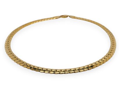 COLLIER en or à maille anglaise.
COLLAR in...