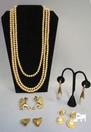 ANONYME, UNGARO, ESCADA, Patrick FORQUY
SAUTOIR...