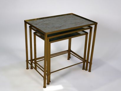 Dans le goût de Marc du Plantier, Table gigogne...