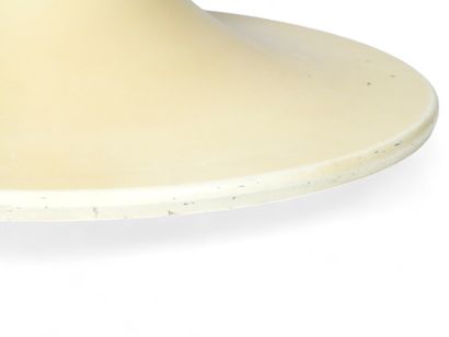 Dans le goût de Ero SAARINEN, ROCHE & BOBOIS...