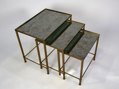 Dans le goût de Marc du Plantier, Table gigogne...
