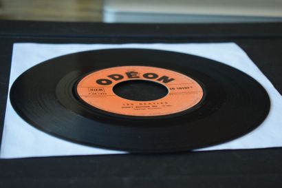 Lot de 2 vinyles
The Beatles
Odeon SO 10107...