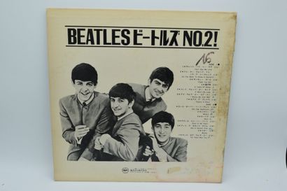 Set of 2 vinyl records
The Beatles Japan
Apple...