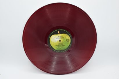 Set of 2 vinyl records
The Beatles Japan
Apple...