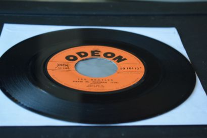 Lot de 2 vinyles
The Beatles
Odeon SO 10112...