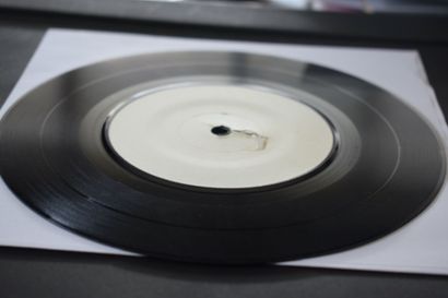 1 vinyle
The Beatles
Odeon EMI MEO 116 