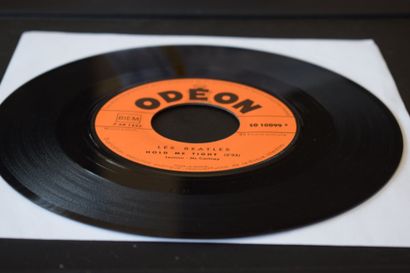 Lot de 2 vinyles
The Beatles
Odeon 7 SO 10099...