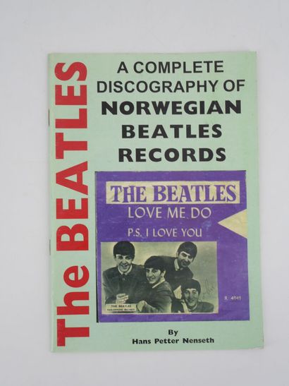 Set of 5 books
Lot of 5 reference volumes...