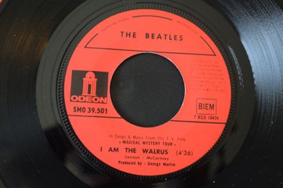 Lot de 2 vinyles
The Beatles
Odeon EMI SMO...