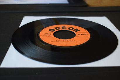 Lot de 2 vinyles
The Beatles
Odeon 7 SO 10099...