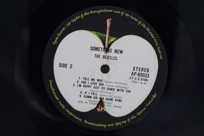 Set of 3 vinyl records
The Beatles Japan
Apple...
